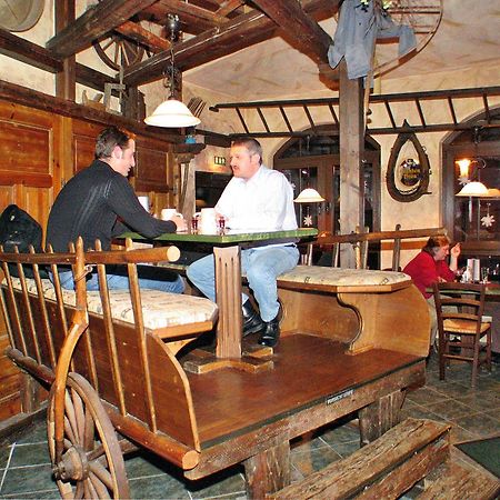 Hotel Zum Gruendle オーバーホーフ エクステリア 写真