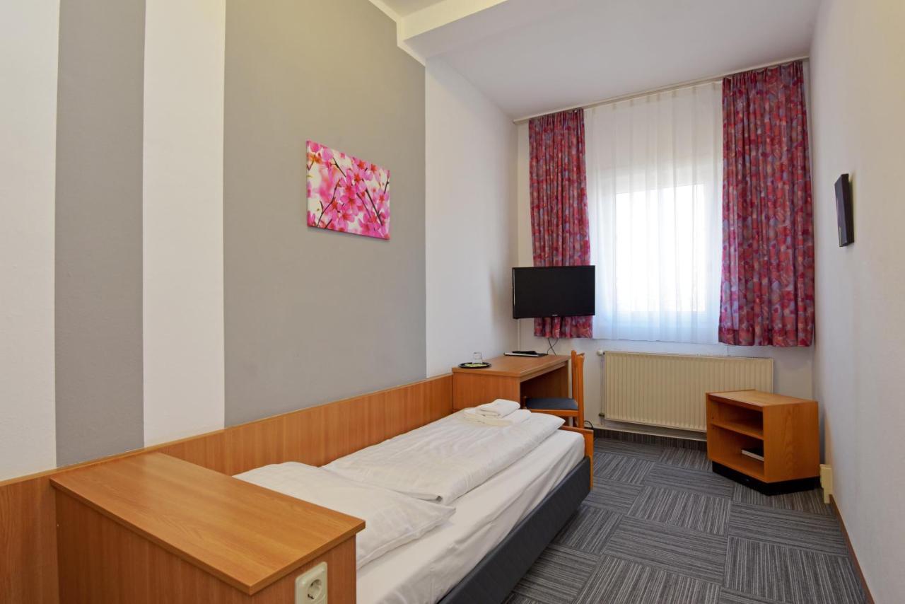 Hotel Zum Gruendle オーバーホーフ エクステリア 写真