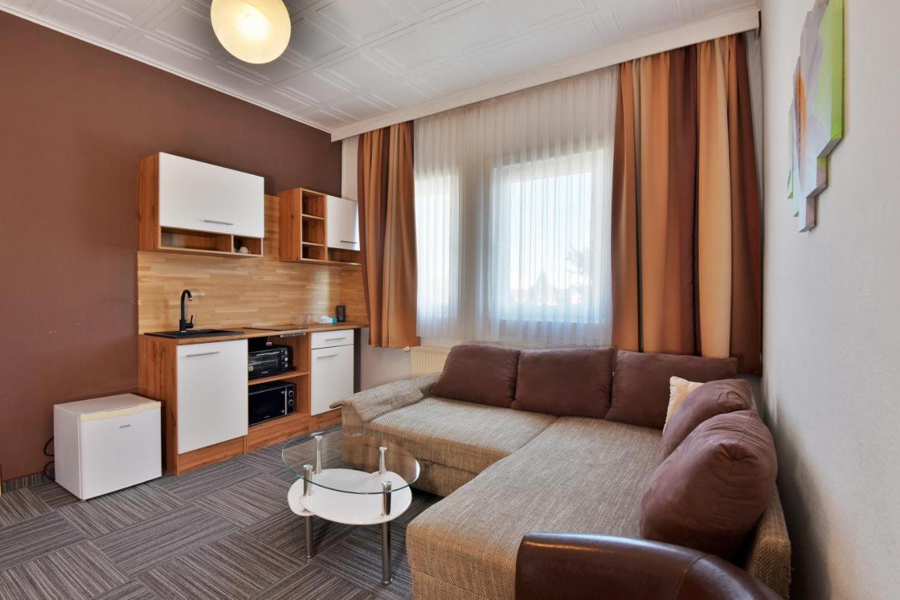 Hotel Zum Gruendle オーバーホーフ エクステリア 写真