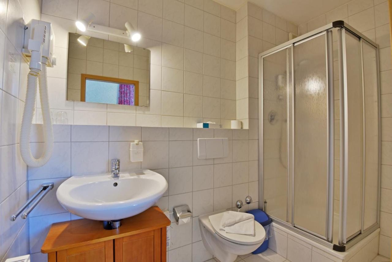 Hotel Zum Gruendle オーバーホーフ エクステリア 写真