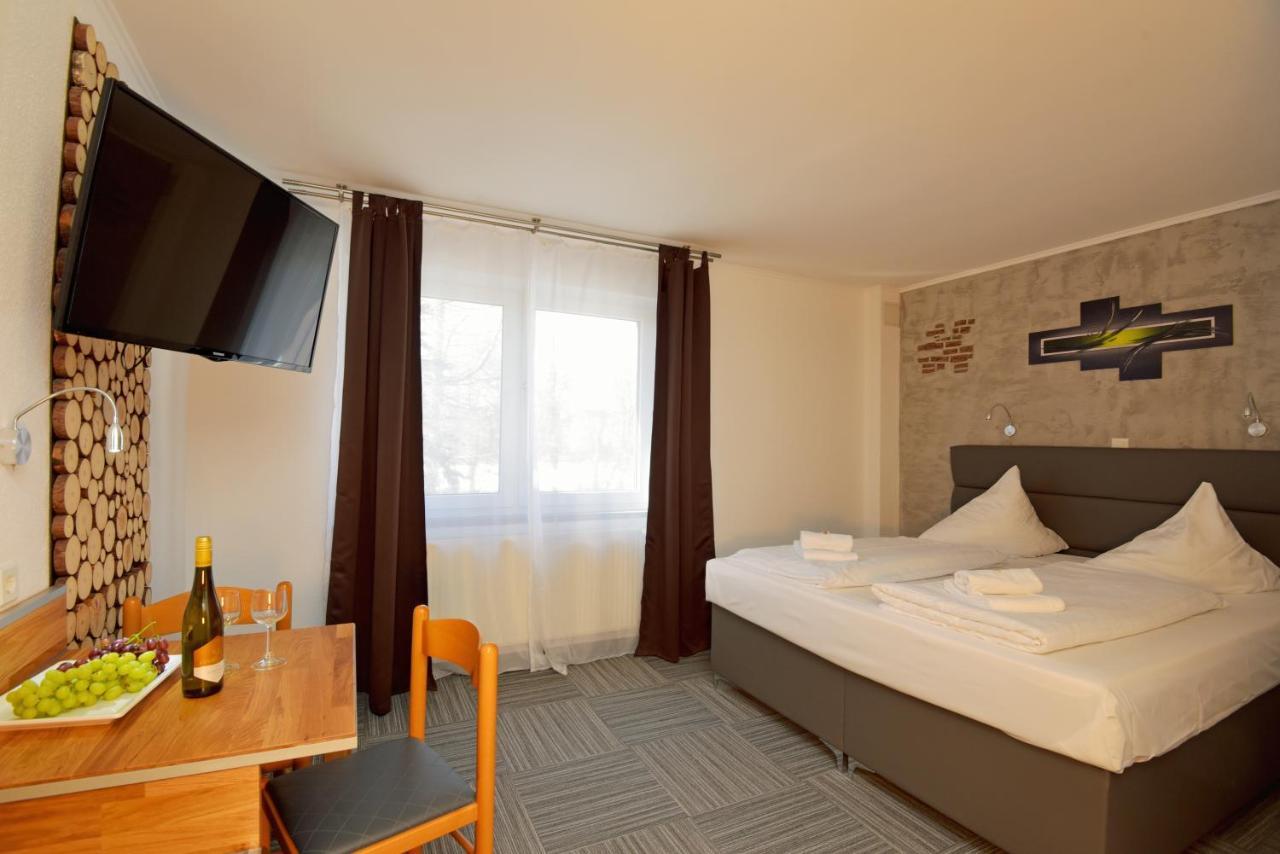 Hotel Zum Gruendle オーバーホーフ エクステリア 写真
