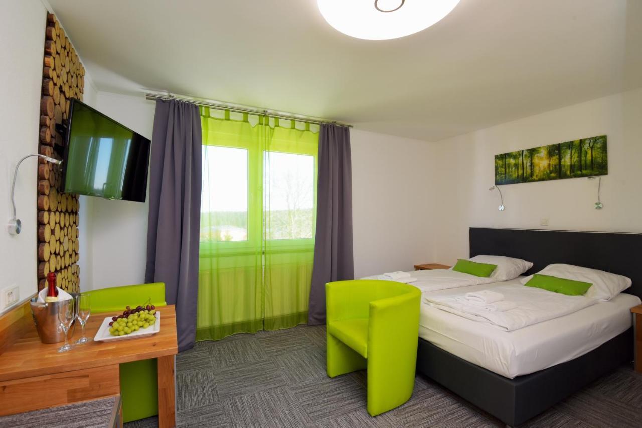 Hotel Zum Gruendle オーバーホーフ エクステリア 写真