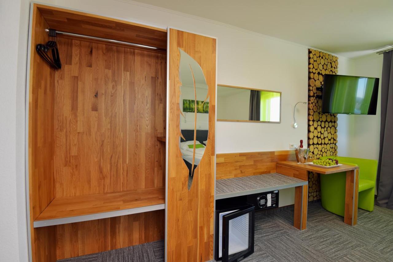 Hotel Zum Gruendle オーバーホーフ エクステリア 写真