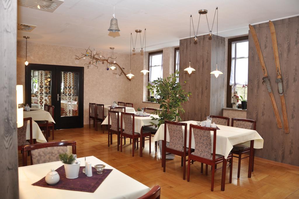Hotel Zum Gruendle オーバーホーフ エクステリア 写真
