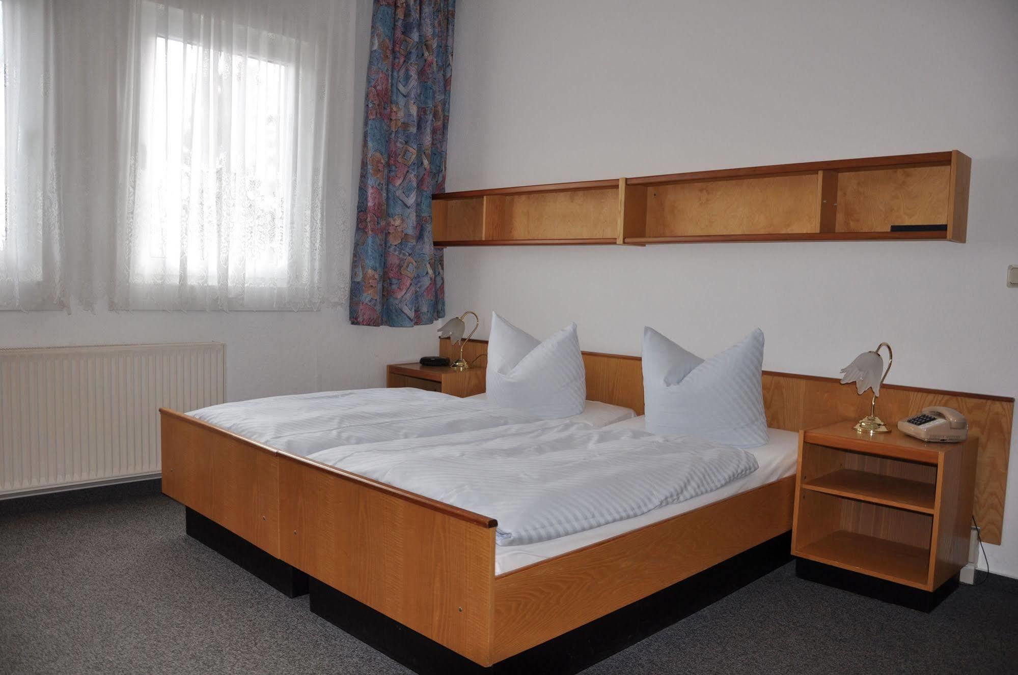 Hotel Zum Gruendle オーバーホーフ エクステリア 写真